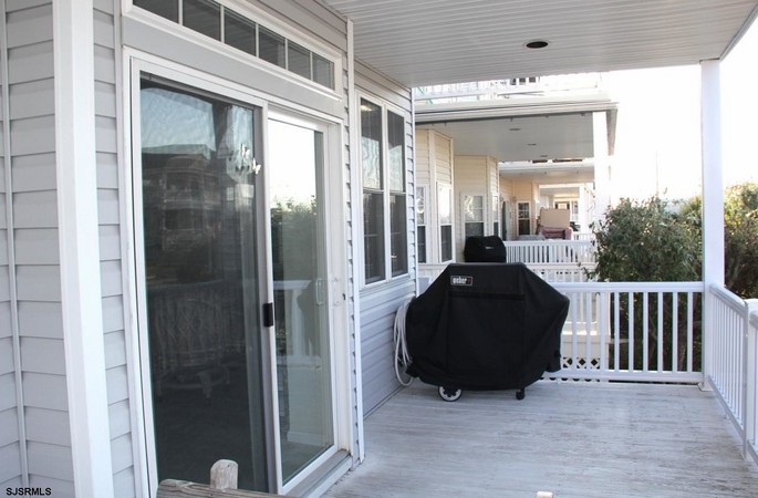 Spacious Front Deck